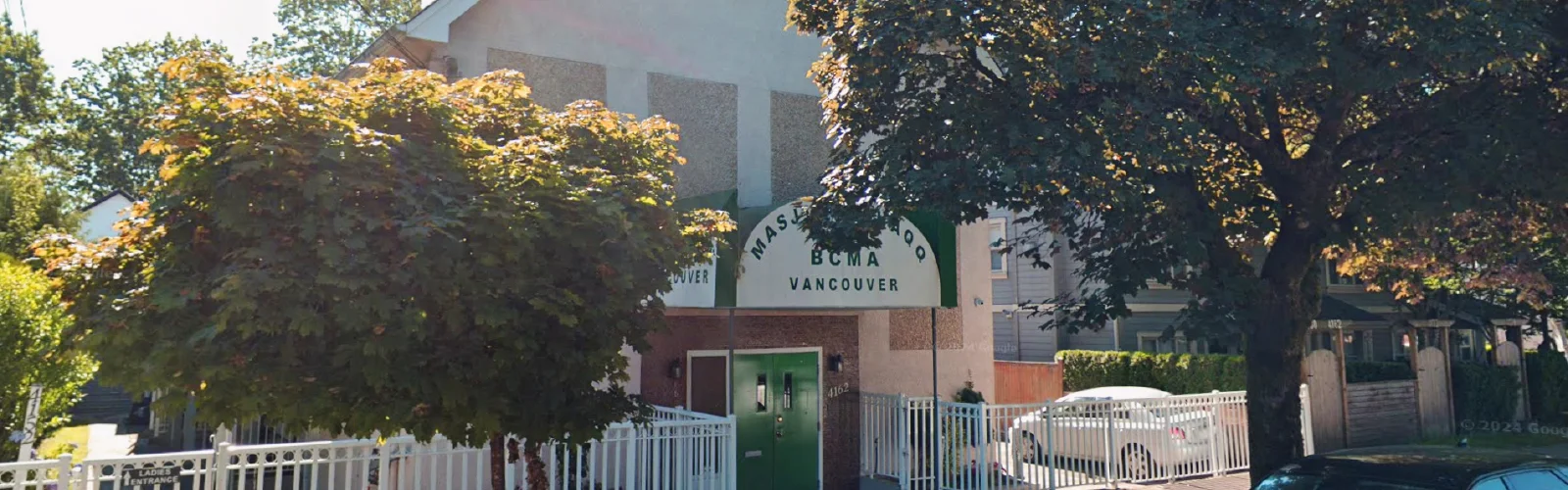 Exterior view of Masjid Ul-Haqq Vancouver building